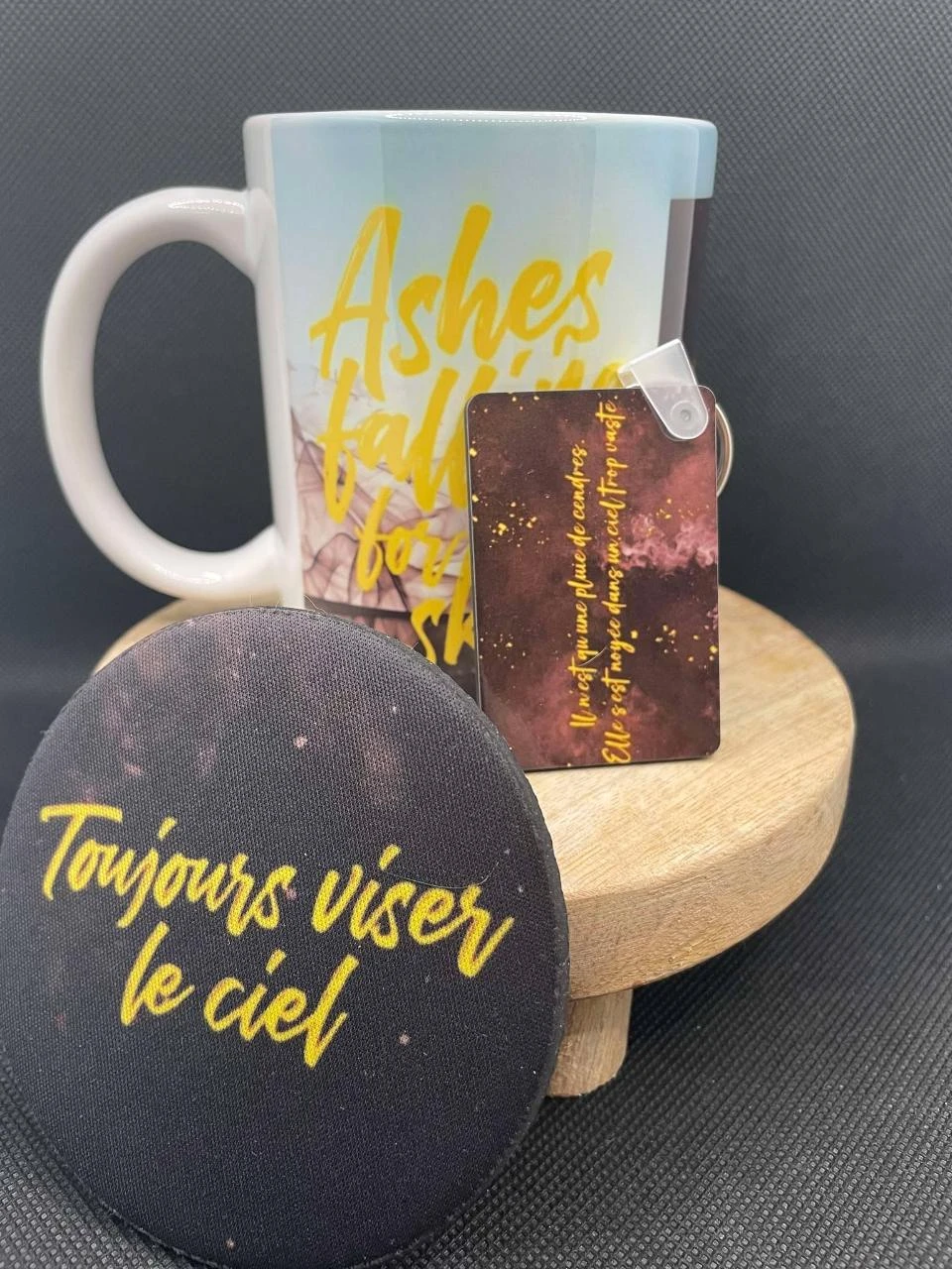 🎁 Coffret Mug – Mug + Porte-clés + Dessous de Tasse – Ashes Falling for the Sky – photo 2